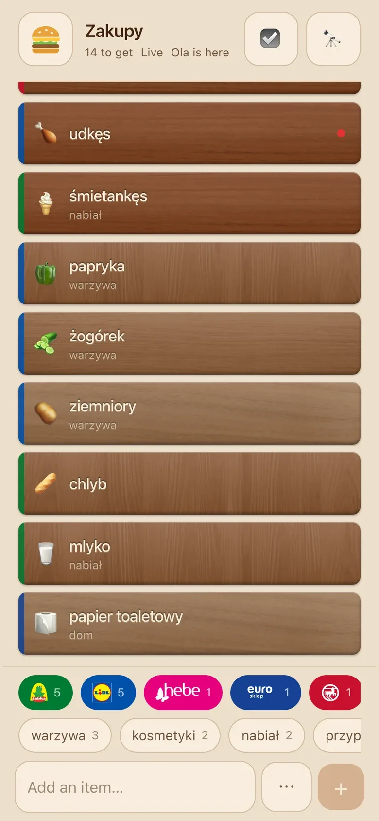 Wieża — Aktywna lista jako stos drewnianych klocków. Motyw „drewno auto", domyślny.